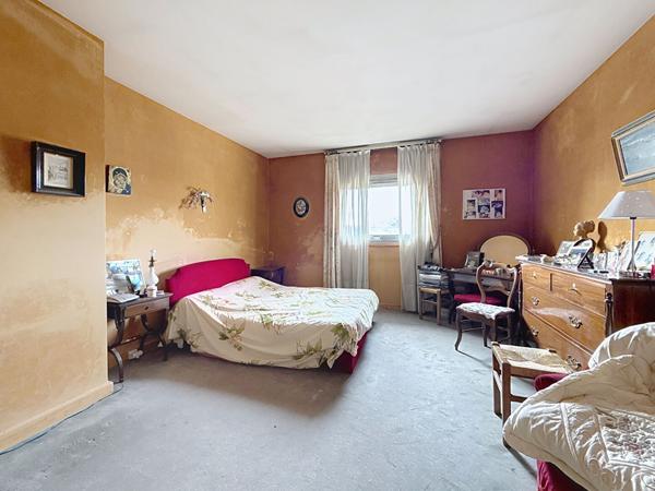 DANTON 128 m² dernier étage très lumineux, terrasse, vue, 2 caves, 2 stationnements