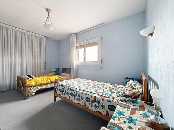 DANTON 128 m² dernier étage très lumineux, terrasse, vue, 2 caves, 2 stationnements