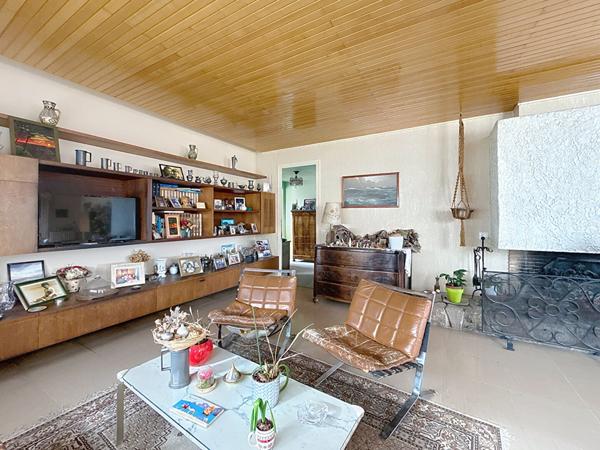 DANTON 128 m² dernier étage très lumineux, terrasse, vue, 2 caves, 2 stationnements