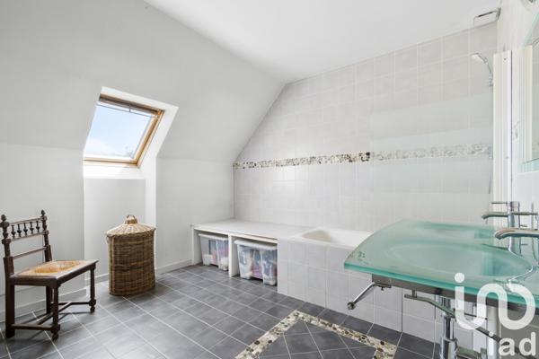 Maison à vendre 7 pièces 198 m² Saclay