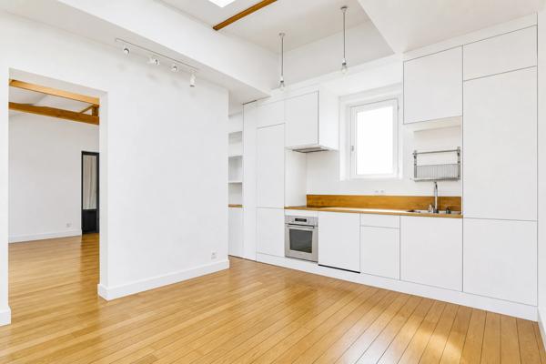 Appartement
         4 pièces
        - 110 m² 950 000 € *