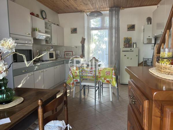 Maison à vendre à Surgeres - Réf. larf36