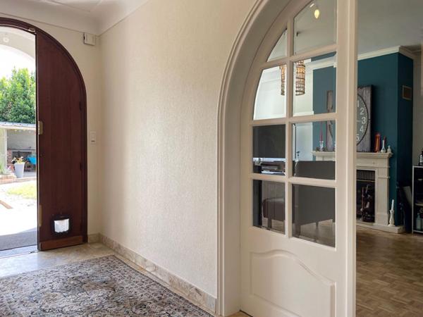 Maison familiale spacieuse avec grand jardin proche de Lestonan