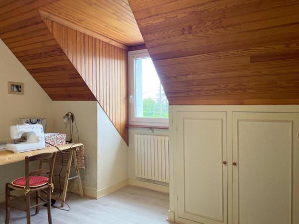 Maison familiale spacieuse avec grand jardin proche de Lestonan