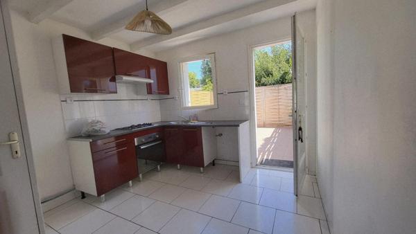 17220 LA JARRIE - MAISON 52 M² SEJOUR 2 CHAMBRES GARAGE - PARKING