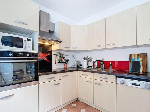 Maison familiale avec jardin, garage et sous-sol total