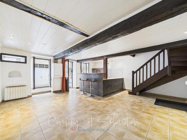 Voreppe centre – Maison de ville aux beaux volumes et à la performance énergétique maîtrisée