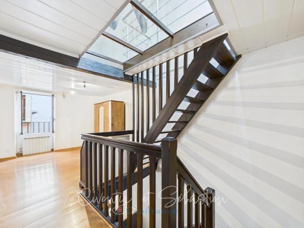 Voreppe centre – Maison de ville aux beaux volumes et à la performance énergétique maîtrisée