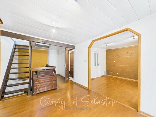 Voreppe centre – Maison de ville aux beaux volumes et à la performance énergétique maîtrisée