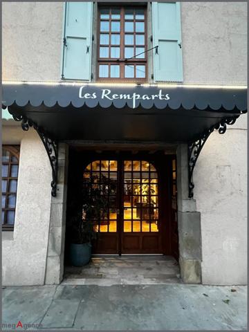 Maison à MIREPOIX, 09500 - 9 pièces 394m²