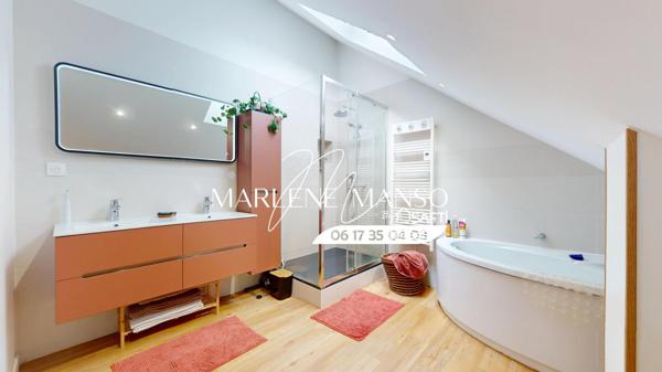 Intra rocade proche tram C maison R+1 avec jardin