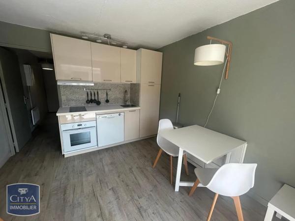 Appartement à louer 2 pièces 26.88m² Fréjus (83600)