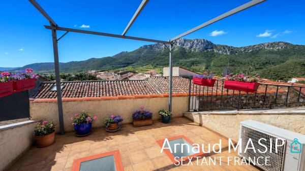 CHARMANTE MAISON DE VILLAGE ENTIEREMENT RENOVEE, GARAGE, TERRASSE, JOLIE VUE