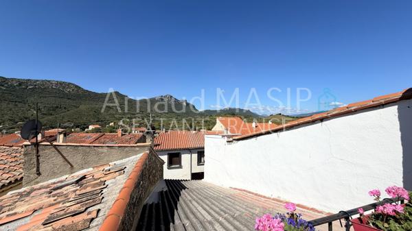 CHARMANTE MAISON DE VILLAGE ENTIEREMENT RENOVEE, GARAGE, TERRASSE, JOLIE VUE