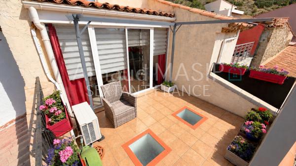 CHARMANTE MAISON DE VILLAGE ENTIEREMENT RENOVEE, GARAGE, TERRASSE, JOLIE VUE