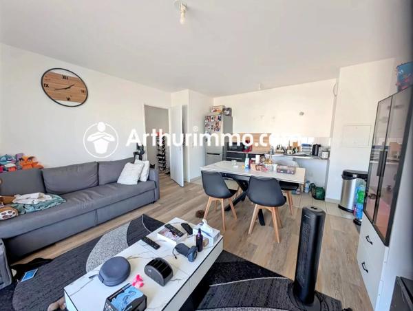 Vente                                                      Appartement
                        
                     2 pièces                      41 m2                     à Vert-Saint-Denis