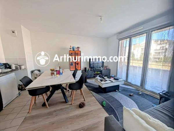 Vente                                                      Appartement
                        
                     2 pièces                      41 m2                     à Vert-Saint-Denis