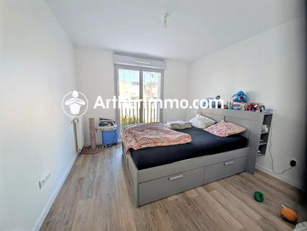 Vente                                                      Appartement
                        
                     2 pièces                      41 m2                     à Vert-Saint-Denis