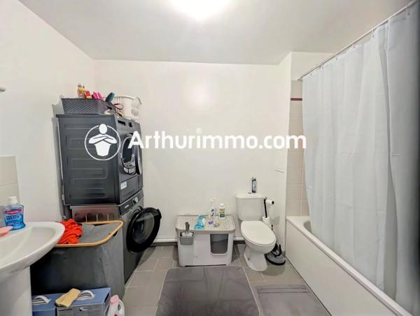 Vente                                                      Appartement
                        
                     2 pièces                      41 m2                     à Vert-Saint-Denis