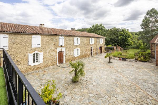 Bastide de 401 m²
