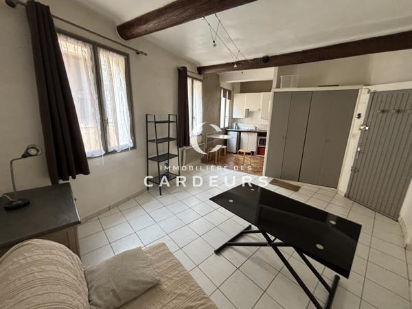 Studio
                                                                                                                                                                                                                                                                                                                        1 pièce(s)                                                                                                                                                                                                                                                                                                                              24  m²
