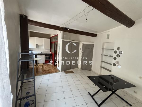 Studio
                                                                                                                                                                                                                                                                                                                        1 pièce(s)                                                                                                                                                                                                                                                                                                                              24  m²
