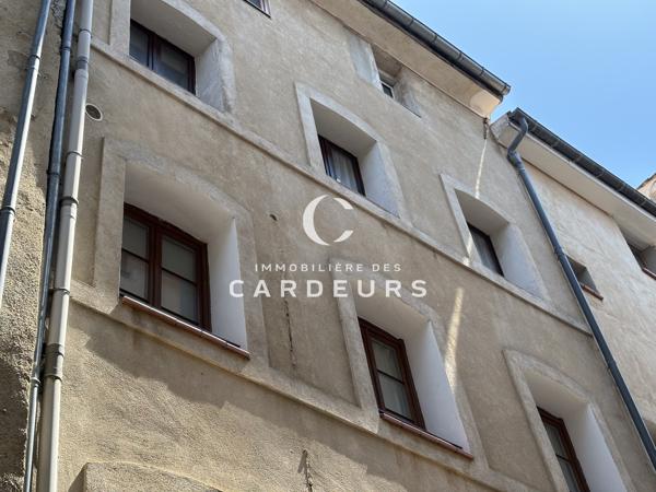 Studio
                                                                                                                                                                                                                                                                                                                        1 pièce(s)                                                                                                                                                                                                                                                                                                                              24  m²