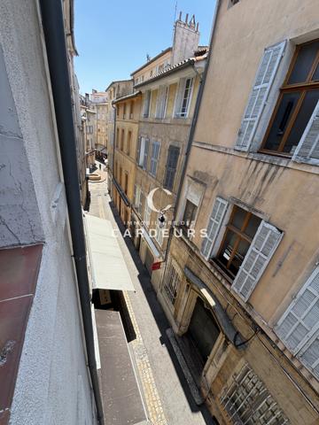 Studio
                                                                                                                                                                                                                                                                                                                        1 pièce(s)                                                                                                                                                                                                                                                                                                                              24  m²