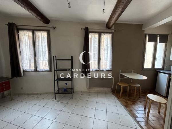Studio
                                                                                                                                                                                                                                                                                                                        1 pièce(s)                                                                                                                                                                                                                                                                                                                              24  m²