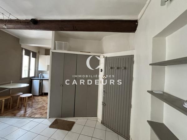 Studio
                                                                                                                                                                                                                                                                                                                        1 pièce(s)                                                                                                                                                                                                                                                                                                                              24  m²