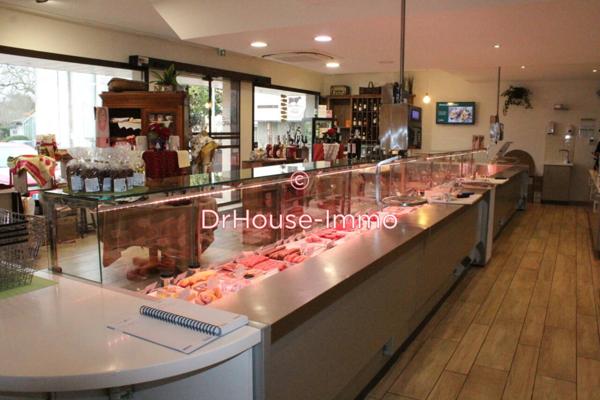 Commerce à vendre 11 pièces de 300 m²