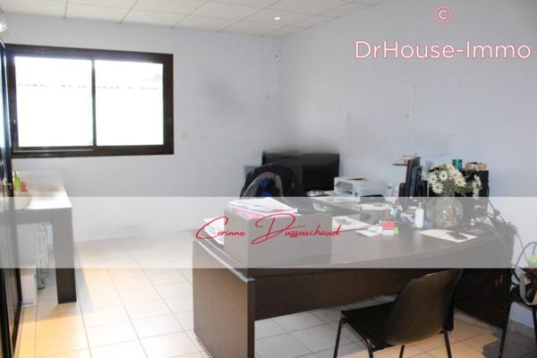 Commerce à vendre 11 pièces de 300 m²