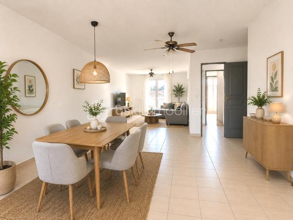 Au 3ᵉ étage d’une résidence sécurisée avec ascenseur,  très bel appartement traversant de 82 m², lumineux et calme.

Séjour donnant sur une cour intérieure 

Terrasse de 5 m²avec vue sur la cour intérieure.

2 chambres.

Salle de bain + WC séparé

Grand garage fermé accès sécurisé  de 28 m²

Résidence récente, entretenue et sécurisée.
La répartition de l’eau est comprise dans les charges.

📍 Quartier recherché du Château, à deux pas du centre-ville, des commerces et des transports.
💡 Projection 3D disponible pour mieux vous projeter !

✅ Atouts : calme, luminosité, sécurité, grand garage, ascenseur.