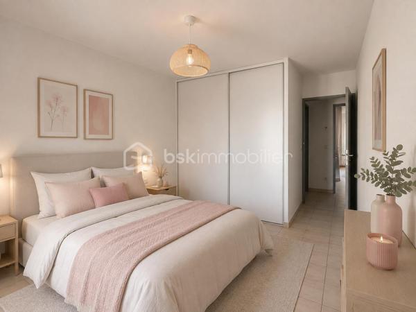 Au 3ᵉ étage d’une résidence sécurisée avec ascenseur,  très bel appartement traversant de 82 m², lumineux et calme.

Séjour donnant sur une cour intérieure 

Terrasse de 5 m²avec vue sur la cour intérieure.

2 chambres.

Salle de bain + WC séparé

Grand garage fermé accès sécurisé  de 28 m²

Résidence récente, entretenue et sécurisée.
La répartition de l’eau est comprise dans les charges.

📍 Quartier recherché du Château, à deux pas du centre-ville, des commerces et des transports.
💡 Projection 3D disponible pour mieux vous projeter !

✅ Atouts : calme, luminosité, sécurité, grand garage, ascenseur.