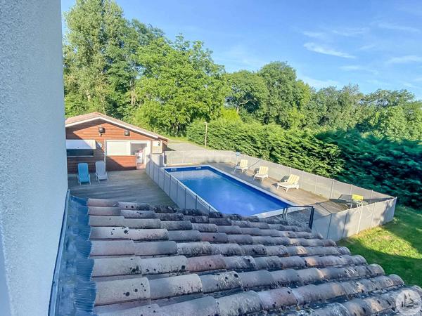 Charmante maison avec dépendances et piscine