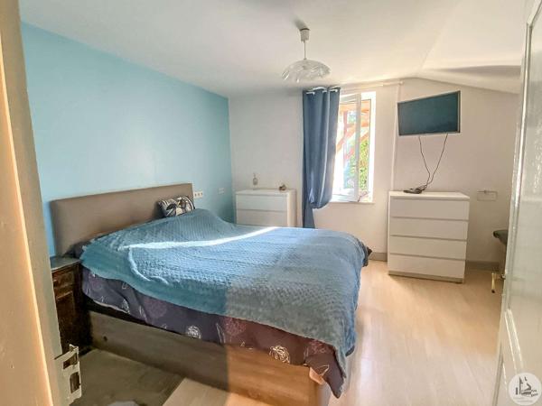 Charmante maison avec dépendances et piscine