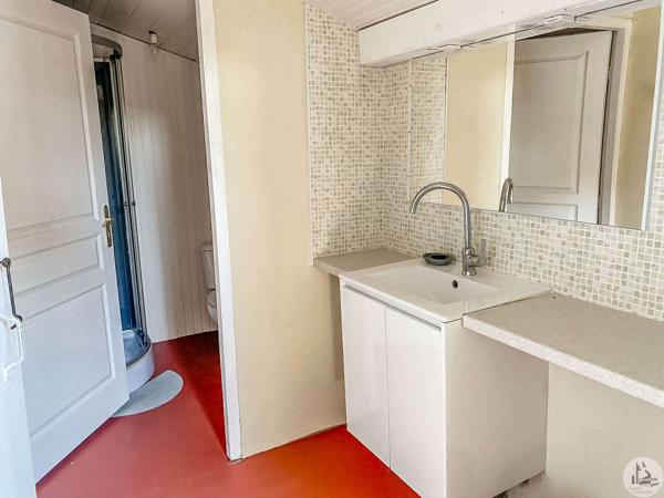 Charmante maison avec dépendances et piscine