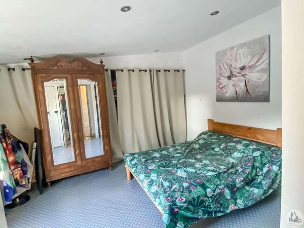 Charmante maison avec dépendances et piscine
