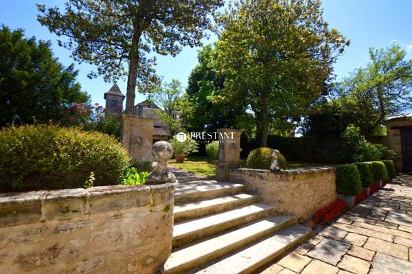 Figeac – Maison de maître avec vue époustoufflante sur la vallée du Lot – 510m2 – totalement restaurée., FIGEAC