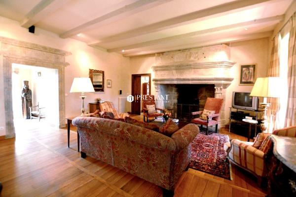 Figeac – Maison de maître avec vue époustoufflante sur la vallée du Lot – 510m2 – totalement restaurée., FIGEAC