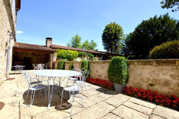 Figeac – Maison de maître avec vue époustoufflante sur la vallée du Lot – 510m2 – totalement restaurée., FIGEAC