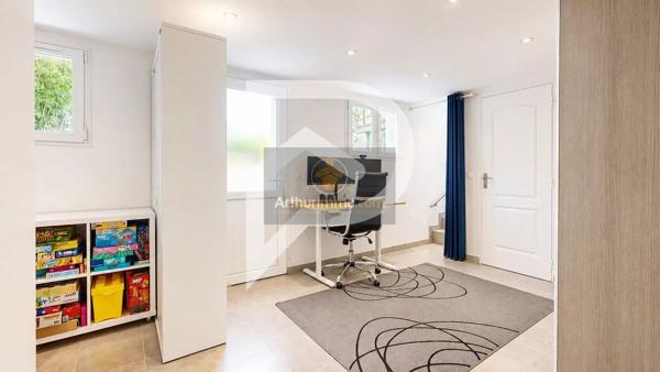 Vente                                                      Maison
                        
                     5 pièces                      96 m2                     à Le Pecq