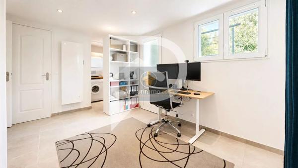 Vente                                                      Maison
                        
                     5 pièces                      96 m2                     à Le Pecq