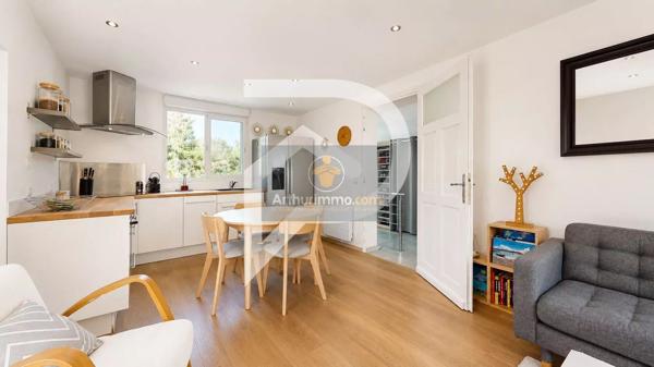 Vente                                                      Maison
                        
                     5 pièces                      96 m2                     à Le Pecq