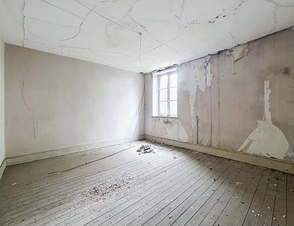 Maison à vendre 45 000 € Saint-Amand-Montrond 7 p 120 m² DPE