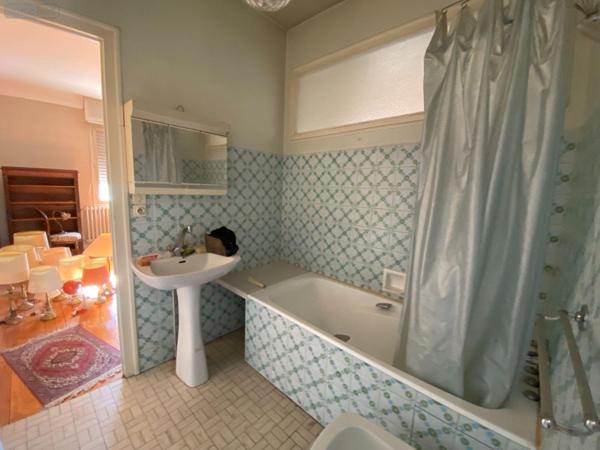 Maison de maître à vendre à Bordeaux en Gironde (33000), ref : 016/1029   
Saint Genès