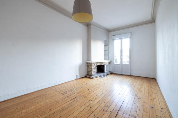 A LOUER BARRIERE DE BEGLES APPARTEMENT 3 PIECES