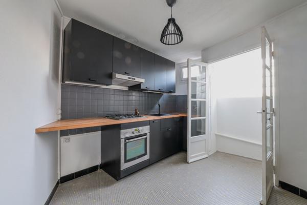 A LOUER BARRIERE DE BEGLES APPARTEMENT 3 PIECES