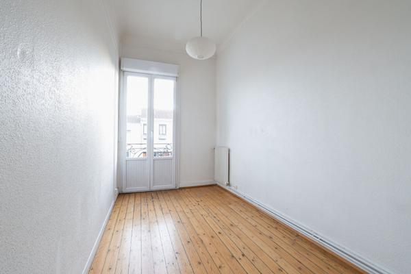 A LOUER BARRIERE DE BEGLES APPARTEMENT 3 PIECES
