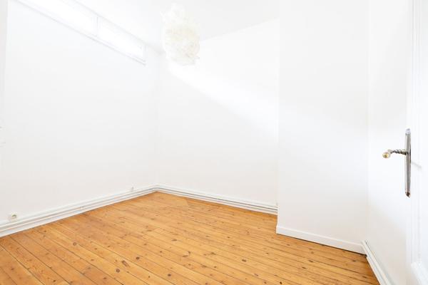 A LOUER BARRIERE DE BEGLES APPARTEMENT 3 PIECES